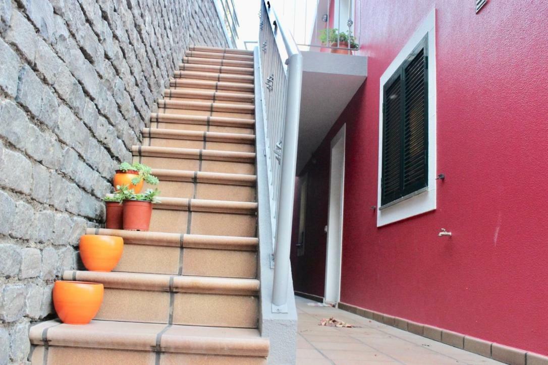 Pink House Apartment Понта до Сол Екстериор снимка