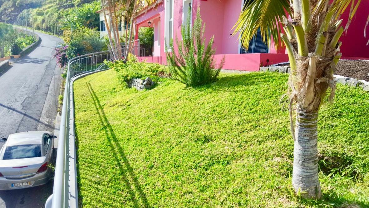 Pink House Apartment Понта до Сол Екстериор снимка