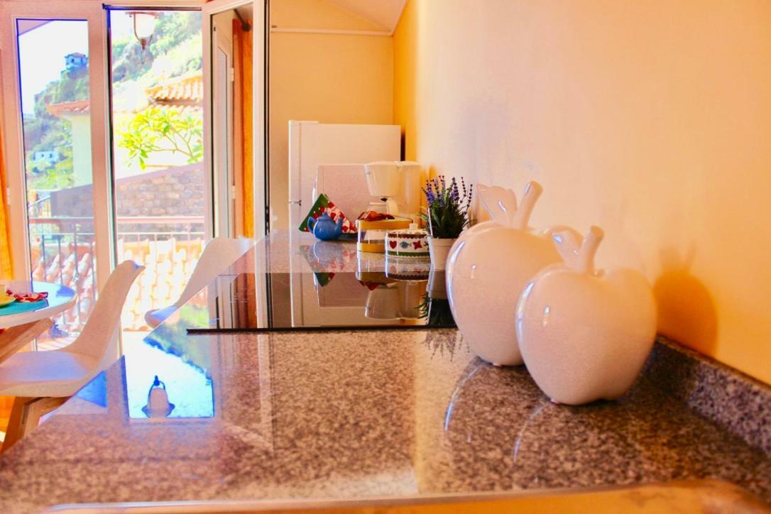 Pink House Apartment Понта до Сол Екстериор снимка
