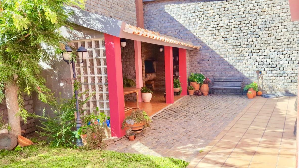 Pink House Apartment Понта до Сол Екстериор снимка